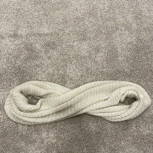 H&M White Infinity Scarf